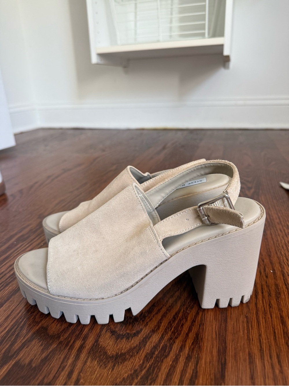 Steve Madden Beige Suede Platform Slingback Sandal